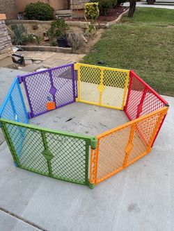 North States Superyard Colorplay 6-Panel Play Yard