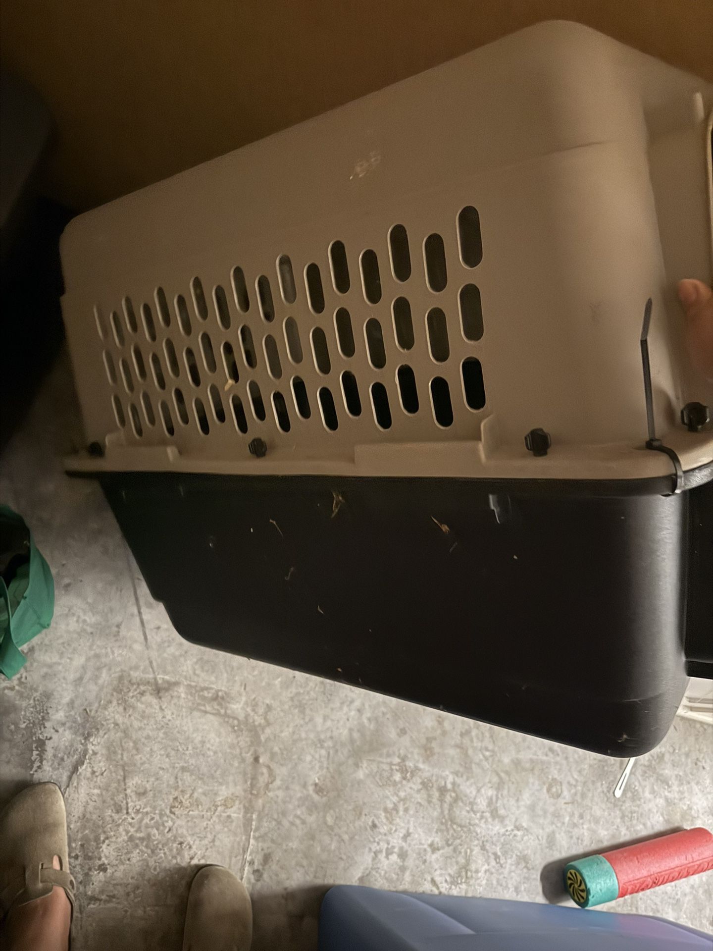 Dog crate