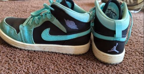 Kids Nike Air Jordan Sneakers Size 2Y
