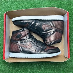 Jordan 1 High WMNS “ Fearless Metallic Rose Gold “