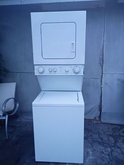Stackable washer and dryer machine whirlpool good for apartments too. W 24 " D 20"1/2  H 71"1/2