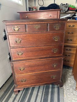 Chest of drawers