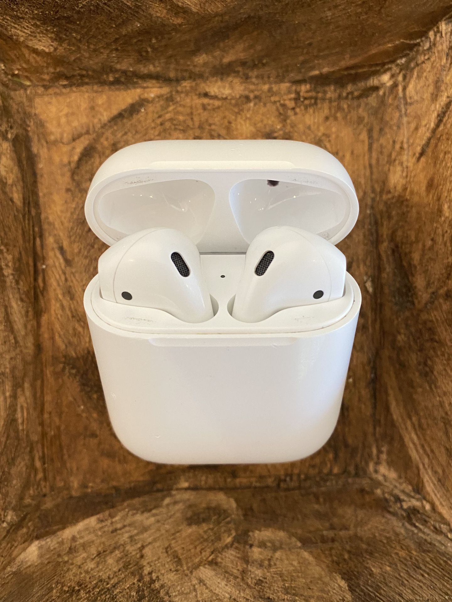 AirPods (2nd generation)