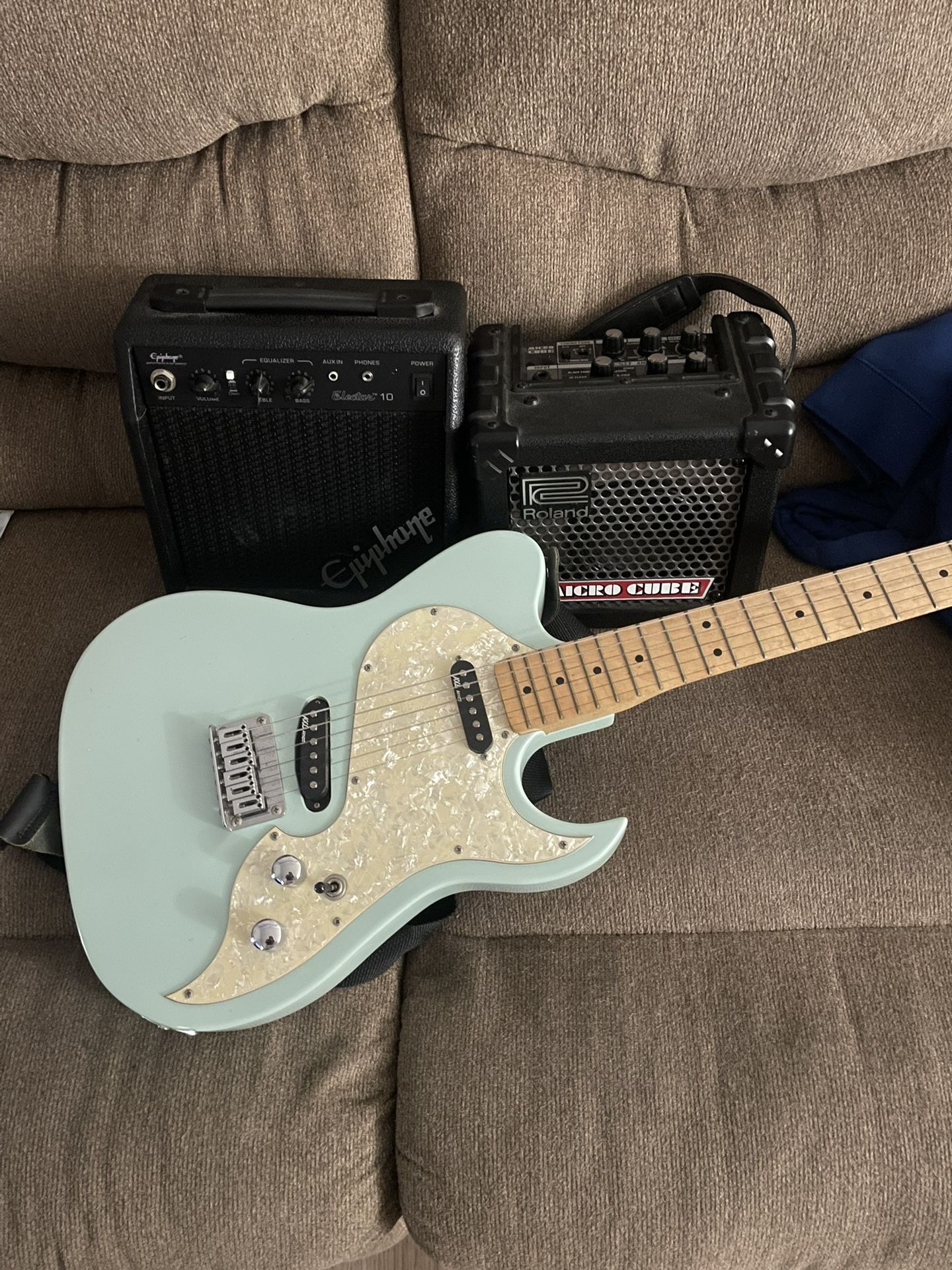 AXL Electric Guitar W/ amps 