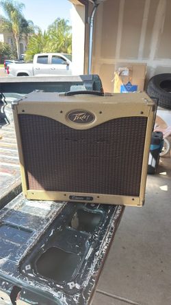 PEAVEY classic 30 150wtts$320