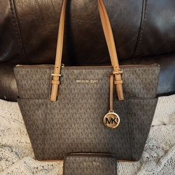 MICHAEL KORS PURSE AND WALLET 