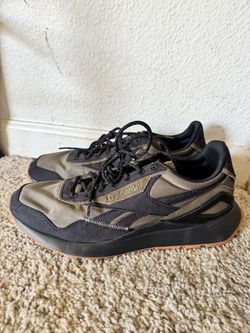 9.5 Men’s Reebok Maharishi