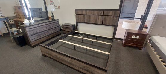 King Bedroom Set Bedframe Dresser Mirror And 1 Nightstand 