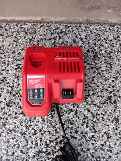 RAPID CHARGER MILWAUKEE