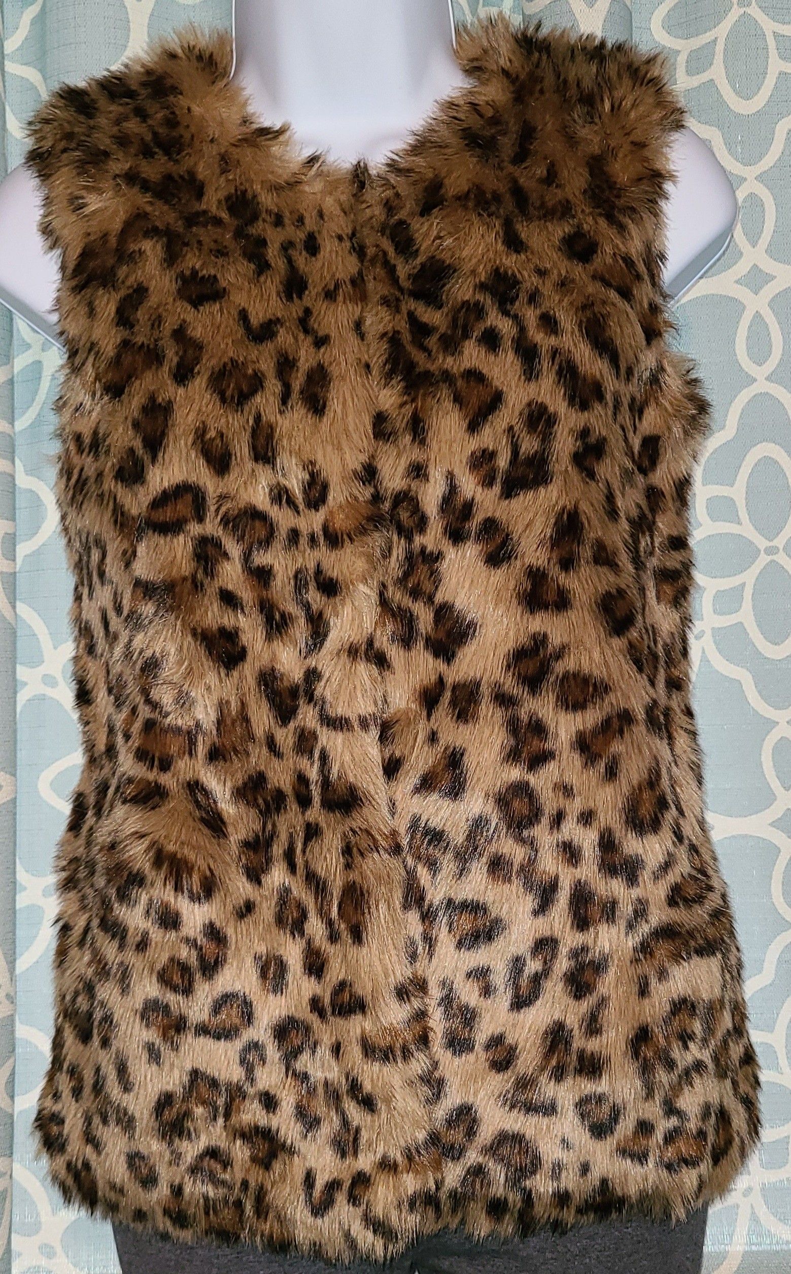 Cherokee Faux Fur Leopard/Cheetah Vest