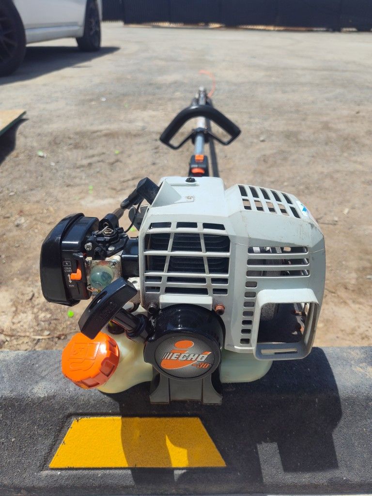 ECHO SRM-211 WEEDEATER