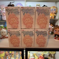 THE MONSTERS Big Into Energy Vinyl Face Plush