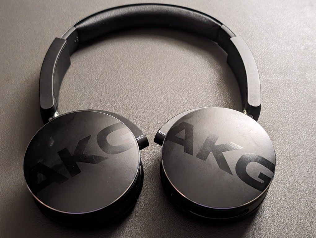 MAKE AN OFFER! Harman AKG Bluetooth Headphones - Black (Y50BT)