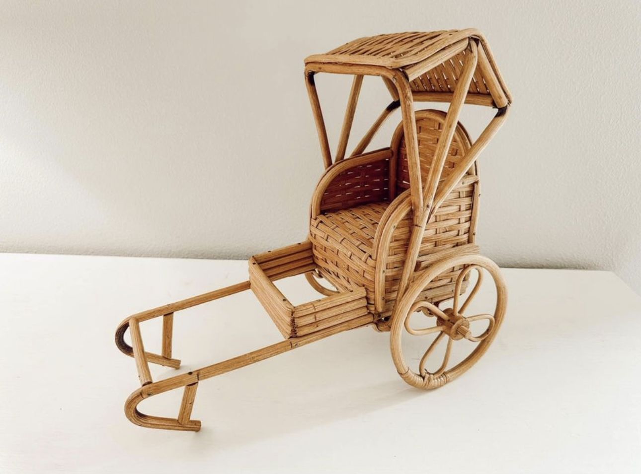 Vintage Rickshaw Plant Stand Wicker Rattan Transportation Cart Asian Taxi Cart Boho Home Decor 70s