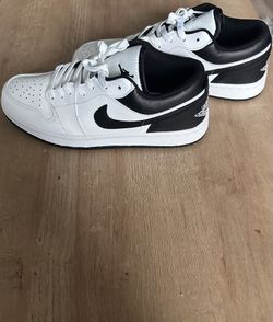 Nike Men's Air Force 1 '07 Sneaker 