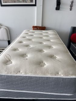 Twin mattress
