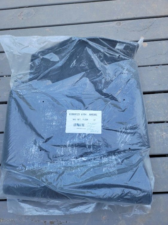 New. acura mdx floor mats