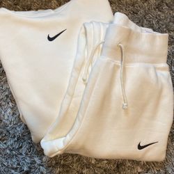 Nike Phoenix Fleece Oversize Hoodie And High Waisted Phoenix Fleece Sweatpants Women