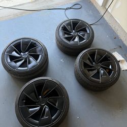 20 Inch Tesla Warp Wheels
