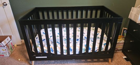 Crib with mattress