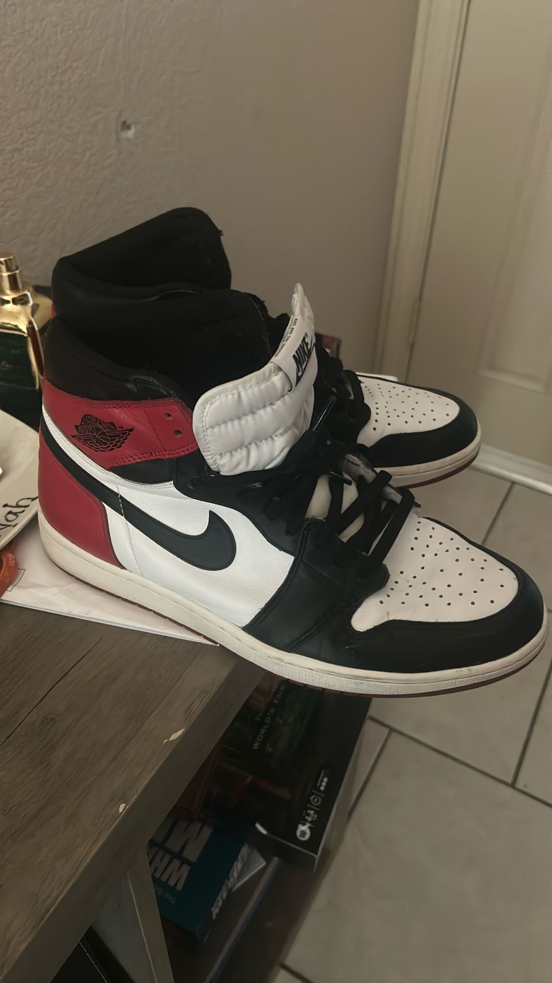 Jordan 1 Retro High OG Black Toe 2016