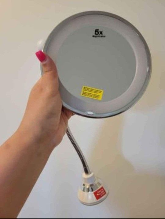brand new My Flexible 5X mirror  light up