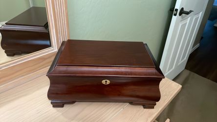 Jewelry box, wooden