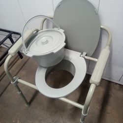 PORTABLE FOLDING COMMODE POTTY 