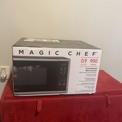 Brand New Magic Chef Microwave In The Box 