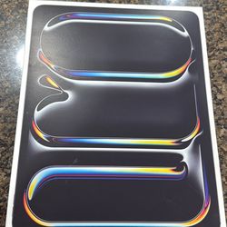 Apple newest ipad pro 13 inch M5 512 gb celllular brand new with warrnaty 