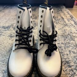 Dr. Martens Zavala White