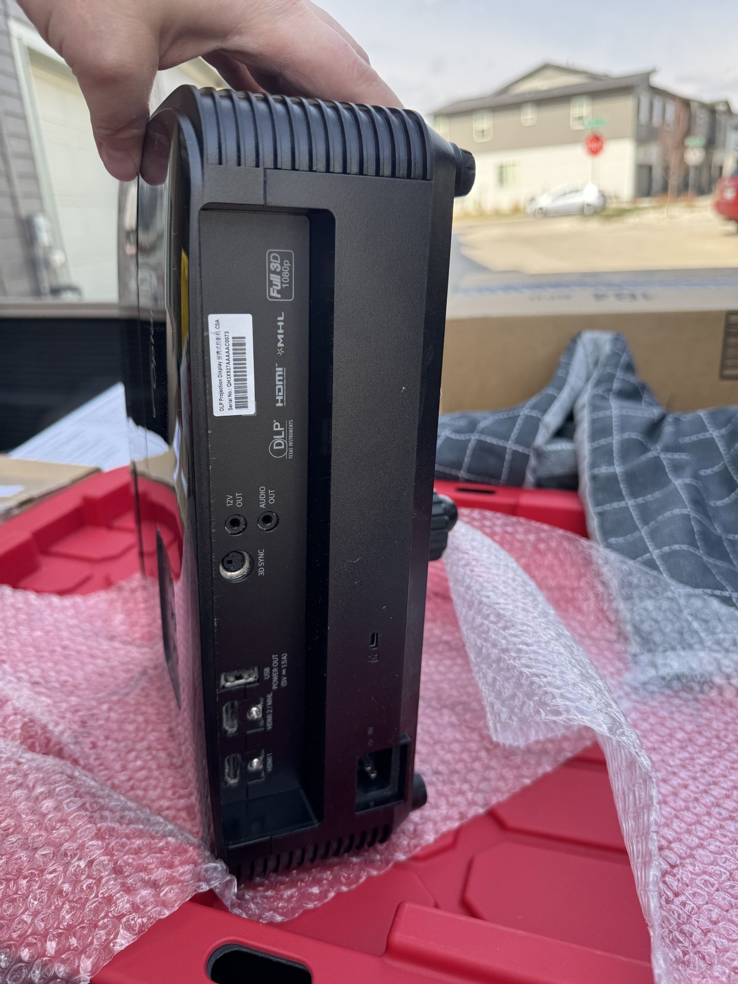 HDR/4K Projector. Lightly Used With Replacement Bulb.