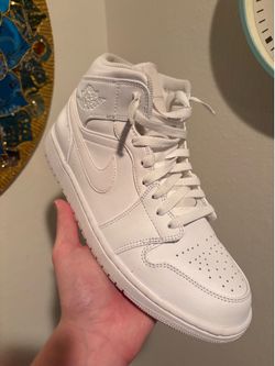 AIR JORDAN 1 “Tripple White” SIZE 10