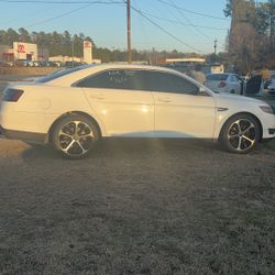 2014 Ford Taurus