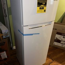 Magic Chef 7.3 Two Door Refrigerator 