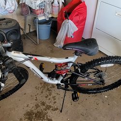 24" 21 speed Mongoose Mountain bike