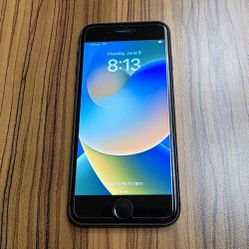64GB Unlocked iPhone 8 Excellent Condition 