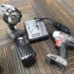 Portercable 18 V impact drill battery, charger and light