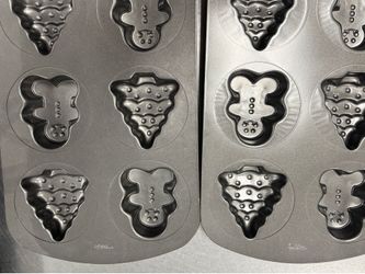 Cake pans
