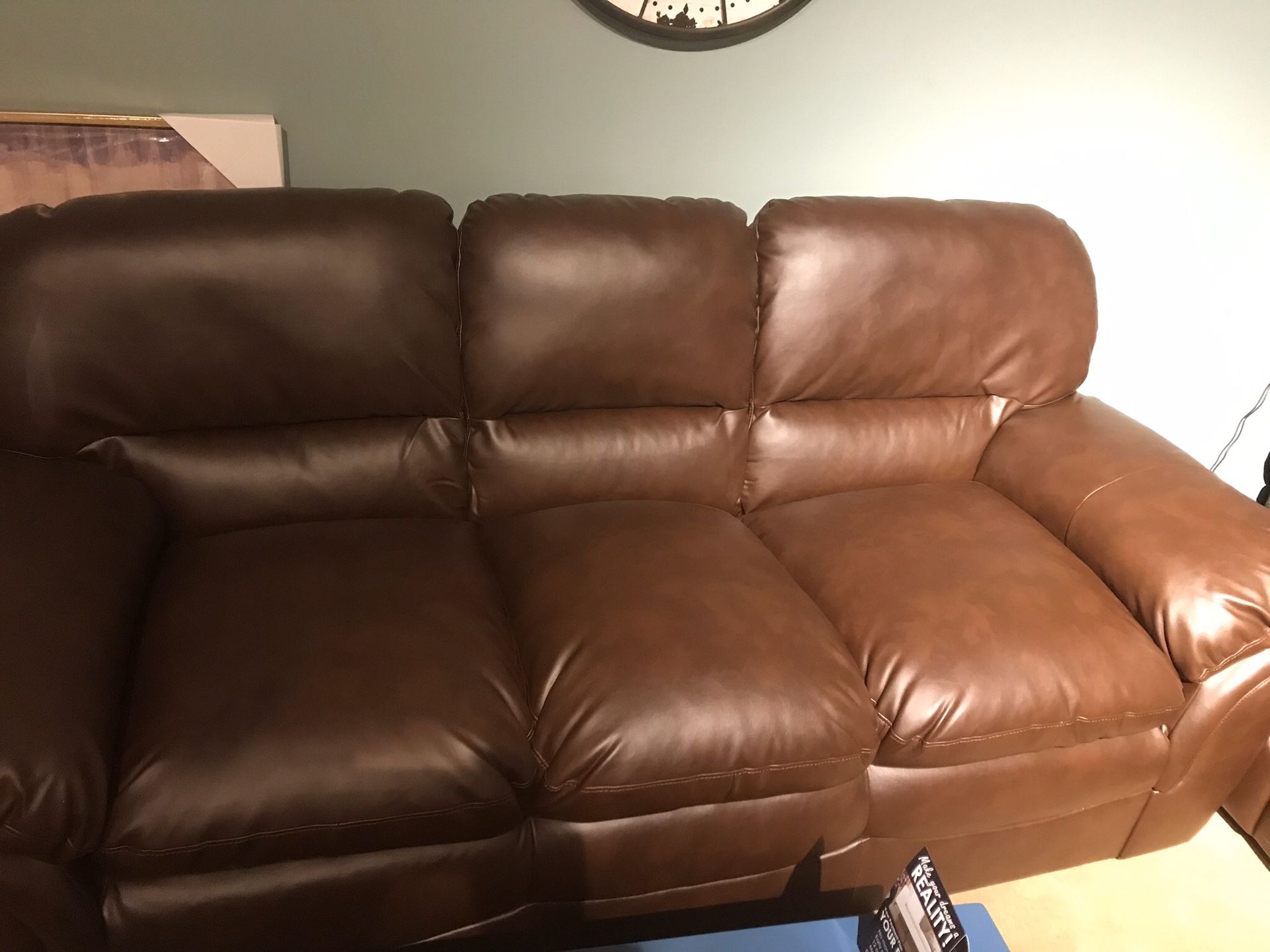 Leather Couch Brand new !!!! Ashley furniture brand