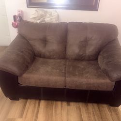 Couch set of 2 ( 2 seater and 3 seater)