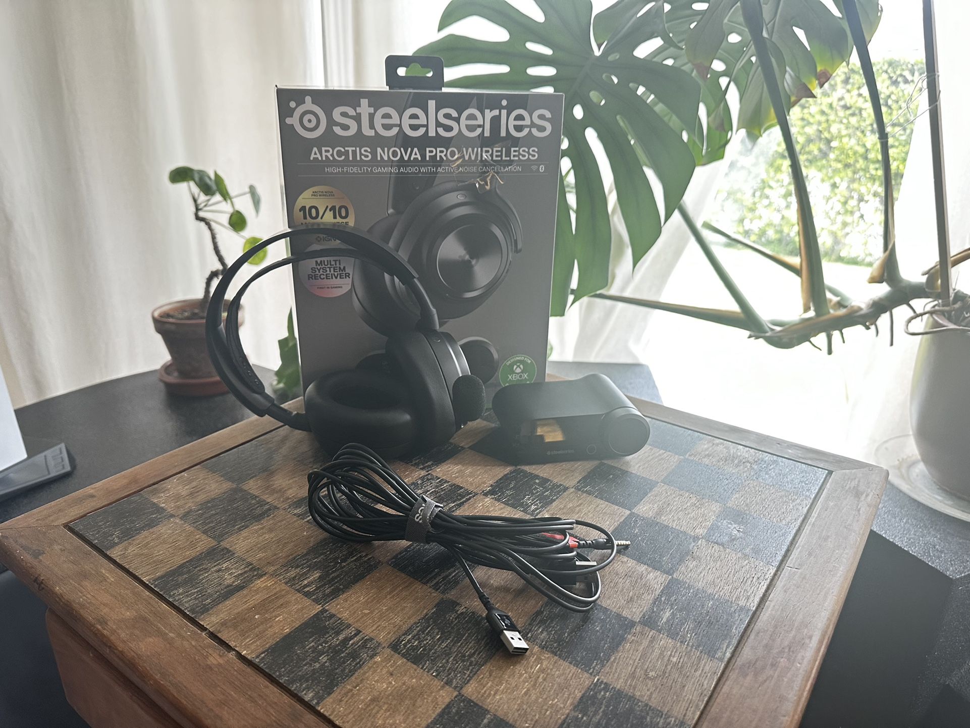 Arctic Nova Pro Wireless Headset