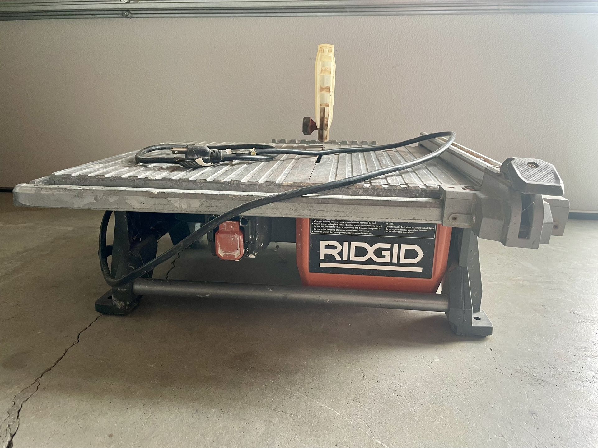RIDGID 6.5-Amp 7 in. Blade Corded Table Top Wet Tile Saw