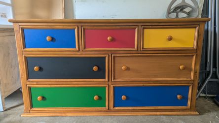 Kids dresser/chest