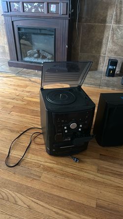 Vinyl record player