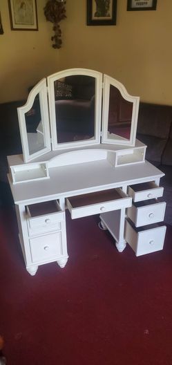 Wooden Vanity Dresser