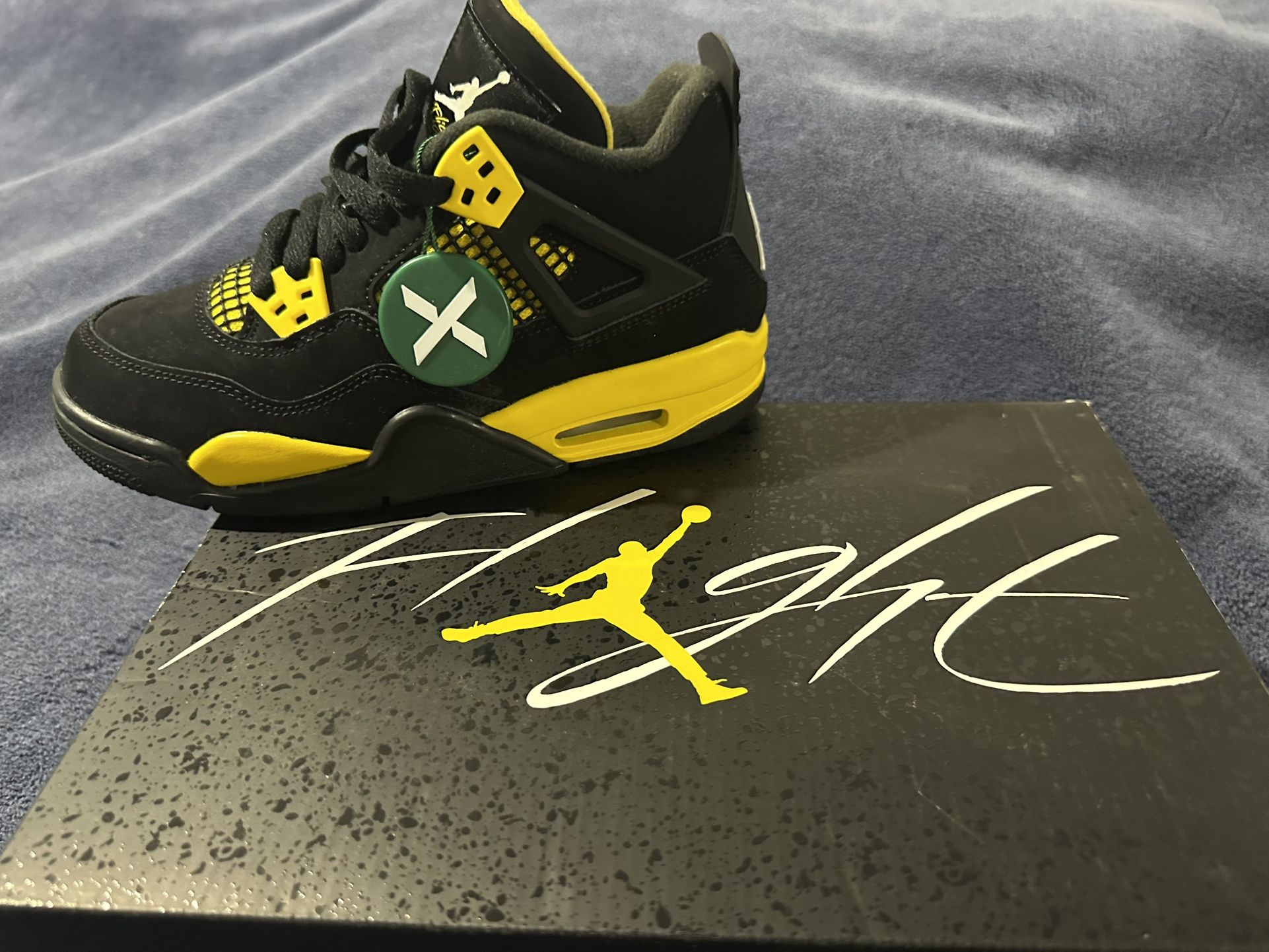Jordan 4 Retro Thunder