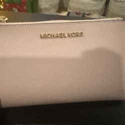 Michael Kors Wristlet 