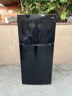 LG Fridge Black 20cu ft 30x33x66🛑👍3 MONTHS WARRANTY