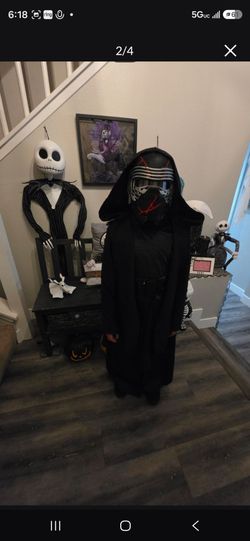 Boys Disney Kylo Ren Costume Size 9/10 with Light Up Mask